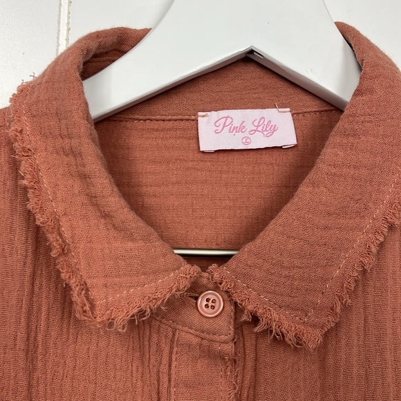 Pink Lily Womens Shirt L Rust Long Sleeves Button Up Raw Seams Pocket Cotton EUC - Picture 2 of 14
